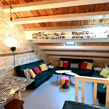 White Rabbit Hostel フヴァル エクステリア 写真