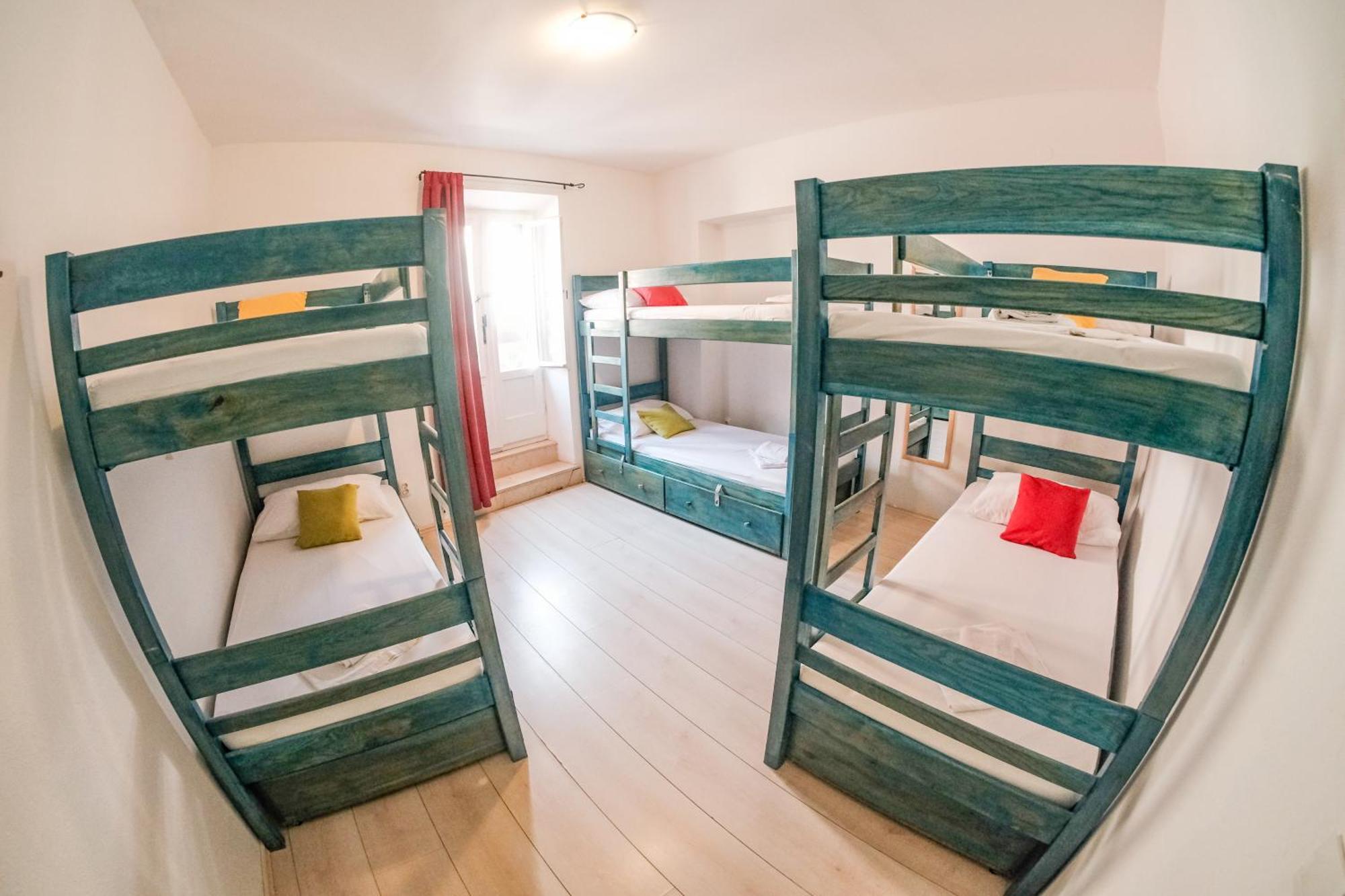 White Rabbit Hostel フヴァル エクステリア 写真