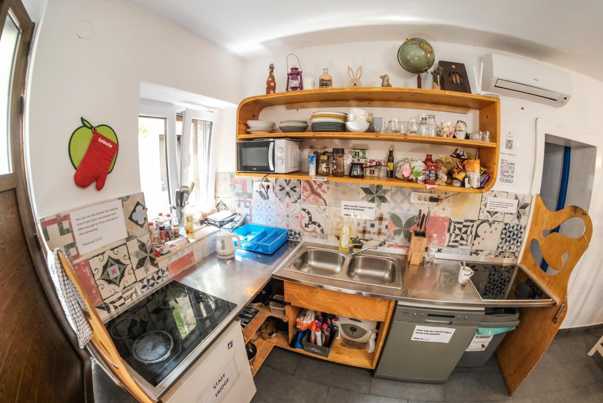 White Rabbit Hostel フヴァル エクステリア 写真