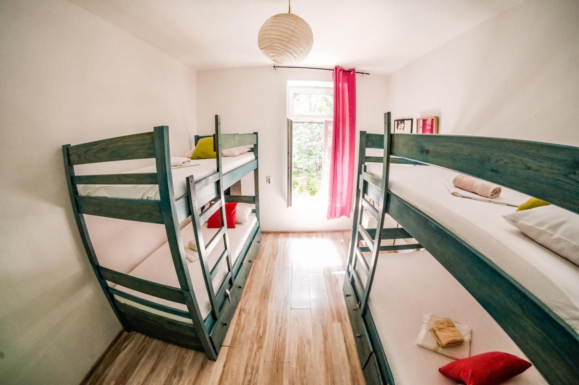 White Rabbit Hostel フヴァル エクステリア 写真