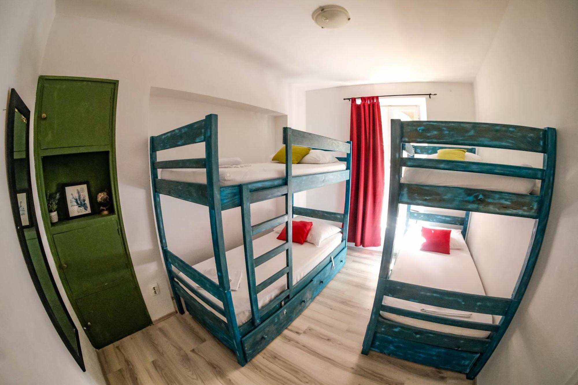 White Rabbit Hostel フヴァル エクステリア 写真