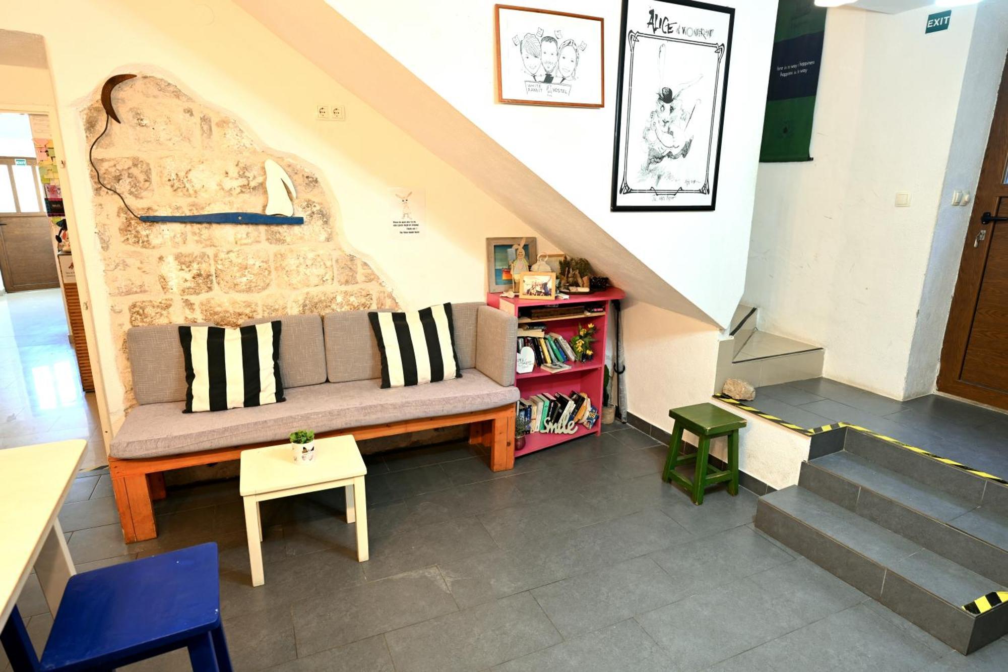 White Rabbit Hostel フヴァル エクステリア 写真