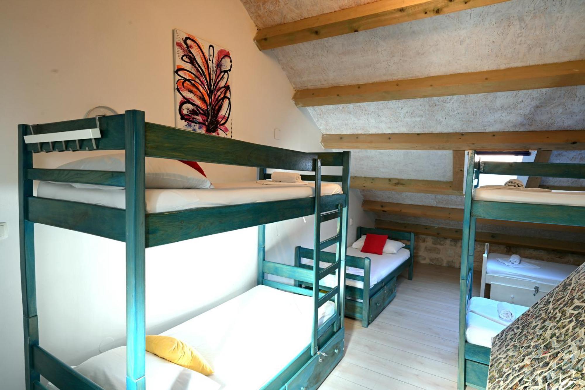White Rabbit Hostel フヴァル エクステリア 写真